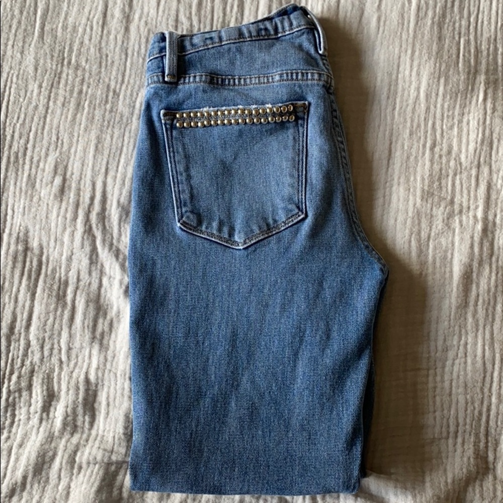 Very cute metal accented pants! 💎